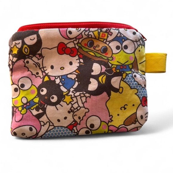Hello Kitty Multicolor Character Pouch - Picture 4 of 15